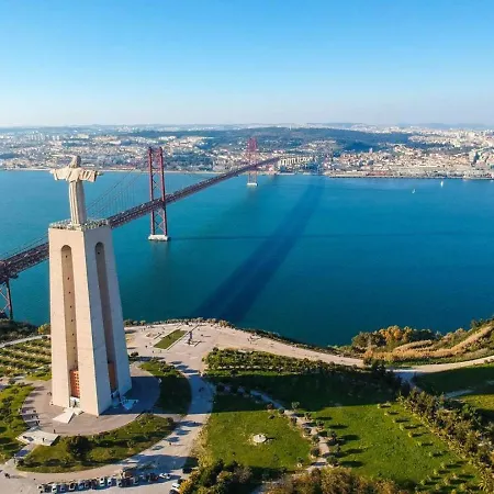 Refugio Popular Lisbon